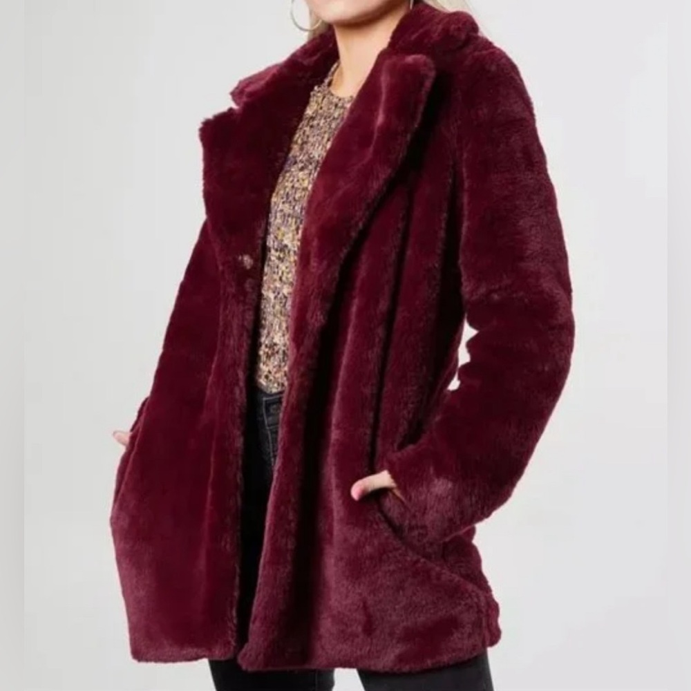 Ashley By 26 International Faux Fur Burgundy Snap Celeb Luxe Barbiecore Jacket-L